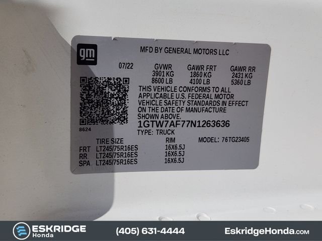 Used 2022 White GMC Work Van image 33