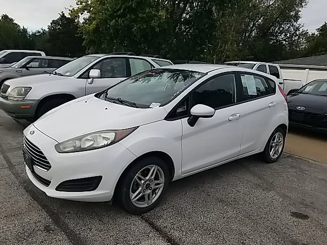 Used 2019 White Ford SE image 17