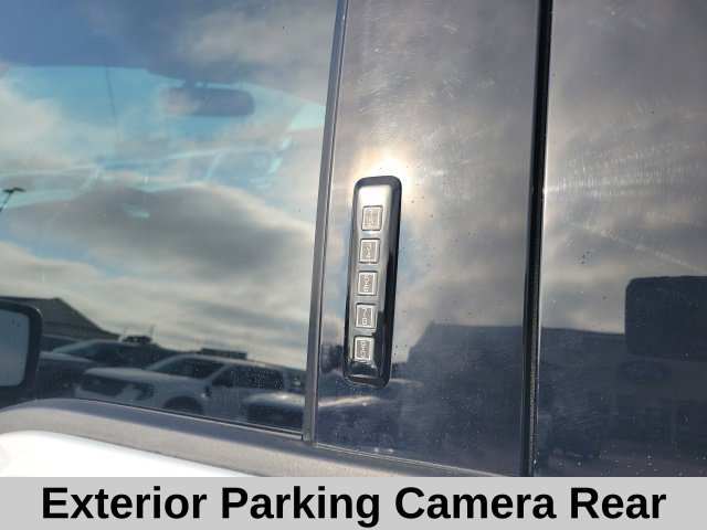 Used 2022 White Metallic Ford Lariat image 9