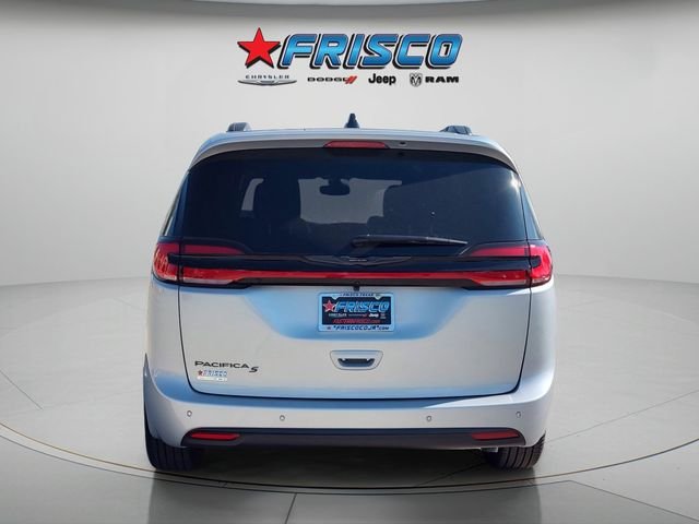 New 2026 Silver Mist Clear-Coat Exterior Paint Chrysler Select image 6