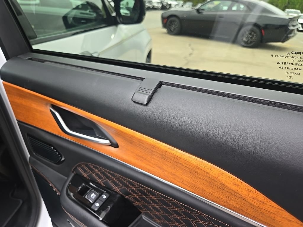 Used 2022 White Jeep Summit Reserve image 97