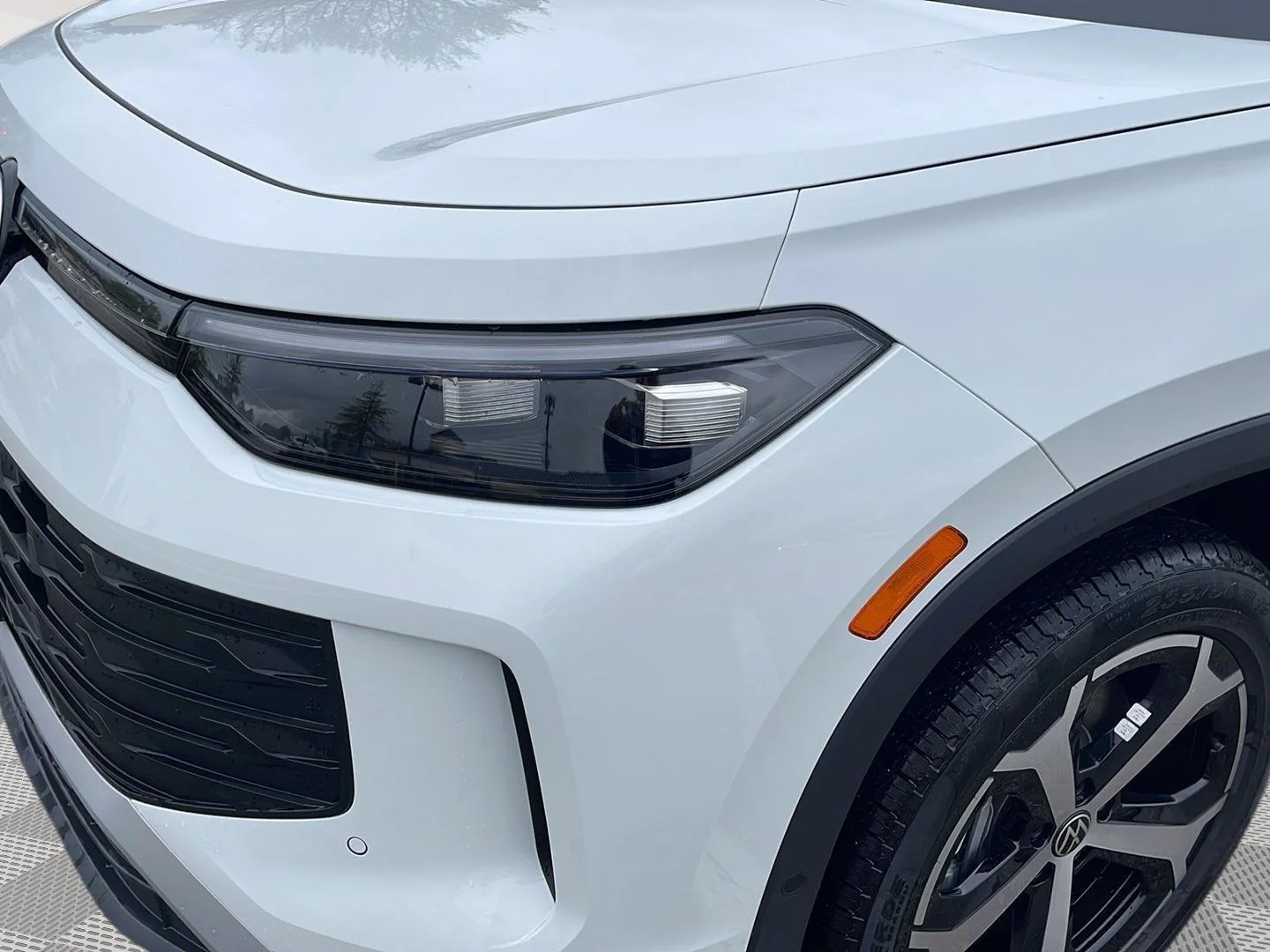 New 2026 Pure White Volkswagen SE image 10