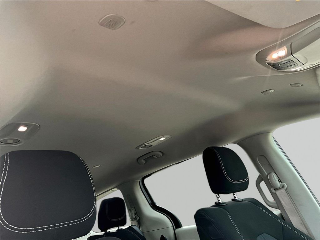 Used 2023 White Chrysler LX image 31