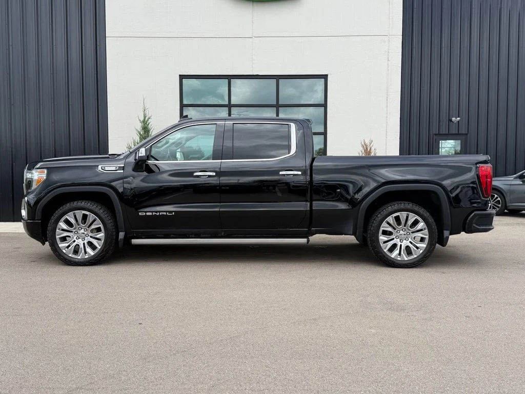 Used 2020 Black GMC Denali image 2