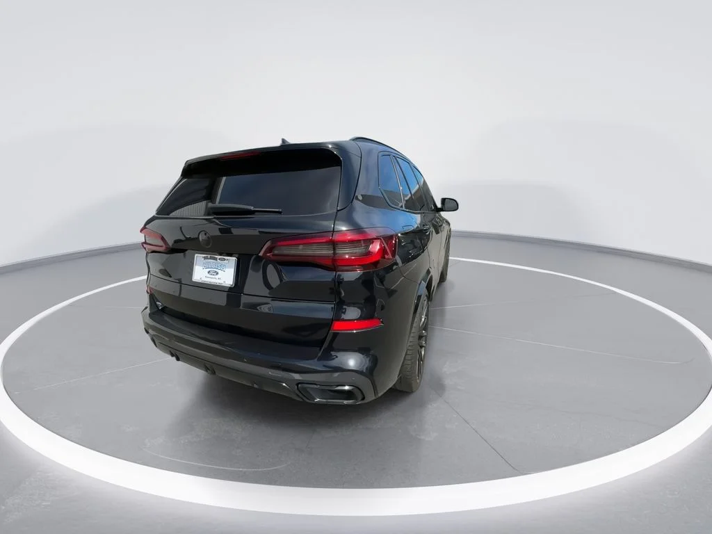 Used 2021 Black BMW xDrive40i image 7