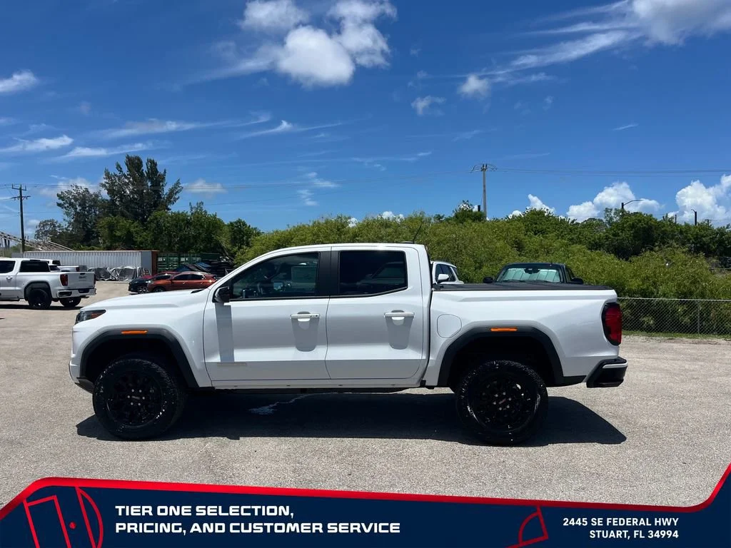 New 2026 Summit White GMC Elevation image 4