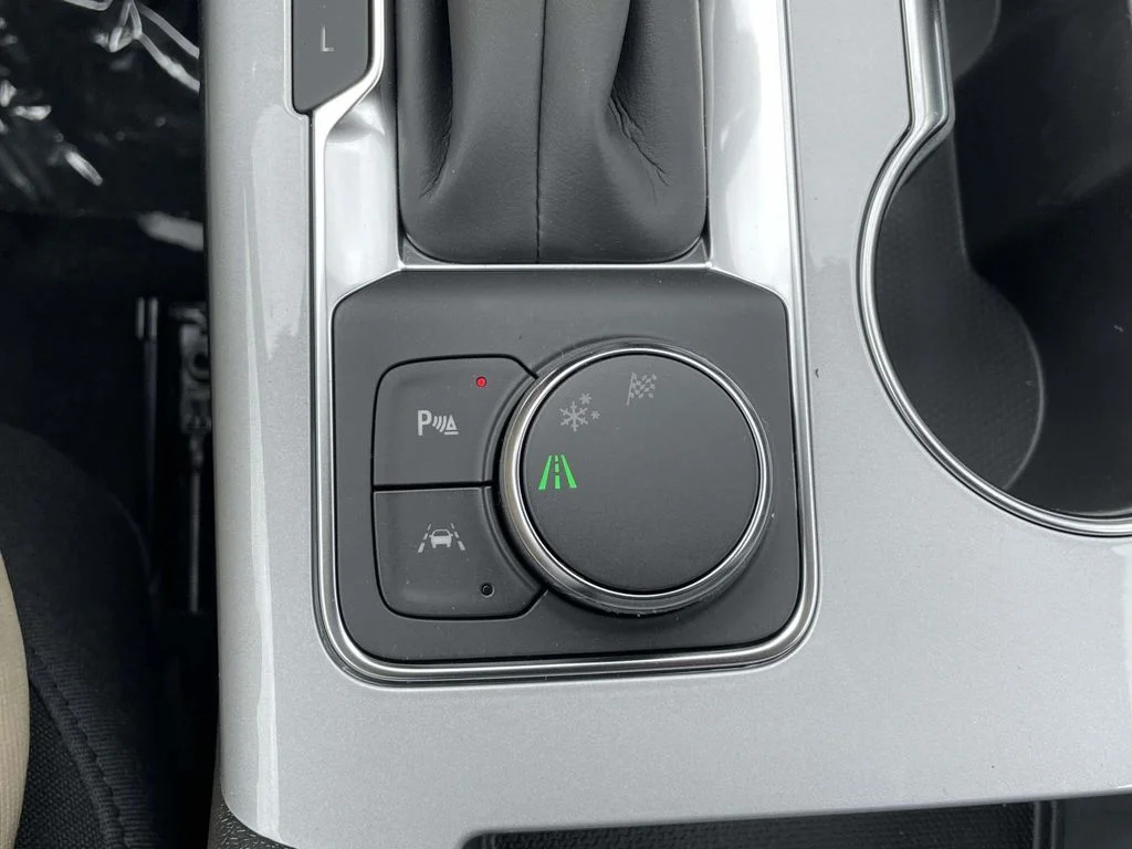 New 2026 Black Chevrolet 2LT image 26