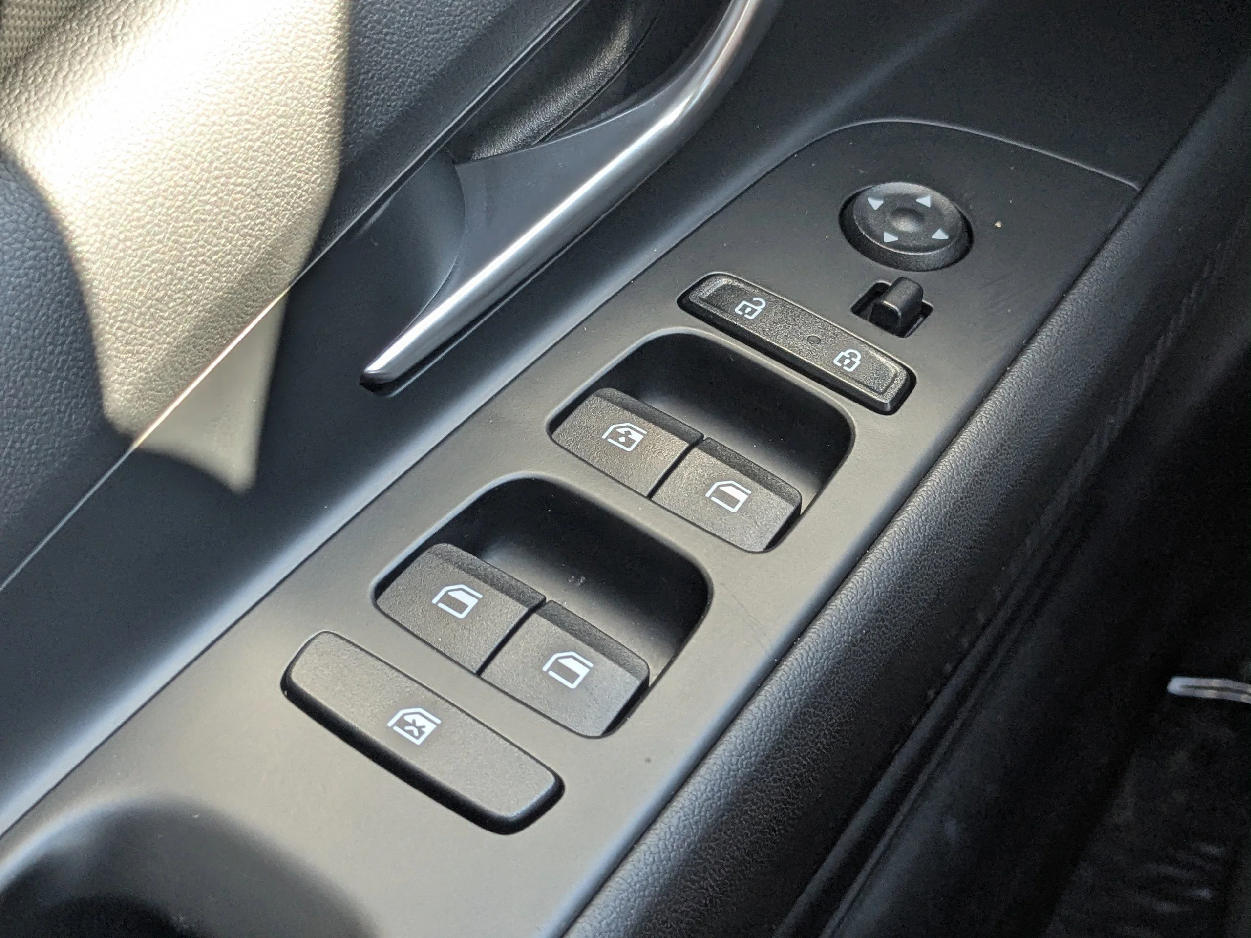 Used 2022 Phantom Black Hyundai SEL image 17