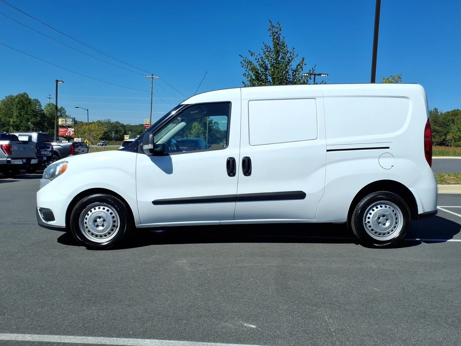 Used 2022 Bright White Ram Tradesman image 3