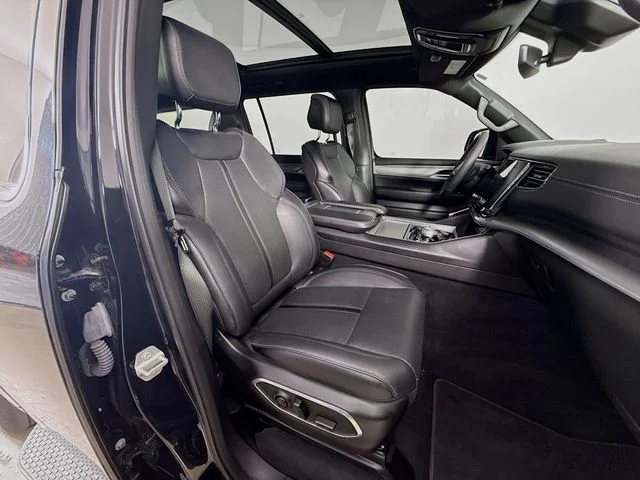 Used 2024 Black Jeep Series II image 31
