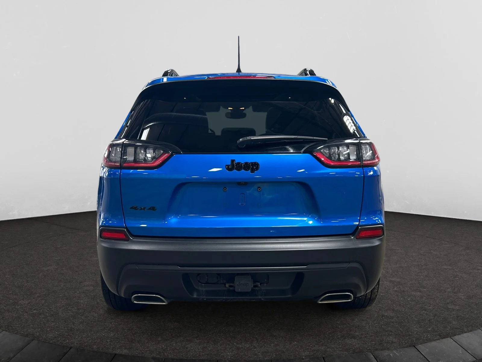 Used 2021 Hydro Blue Pearl Jeep ALTITUDE LEATHER ROOF LOW KMS image 4