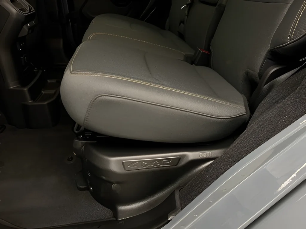 Used 2025 Anvil Clear Coat Jeep Sahara 4xe image 38