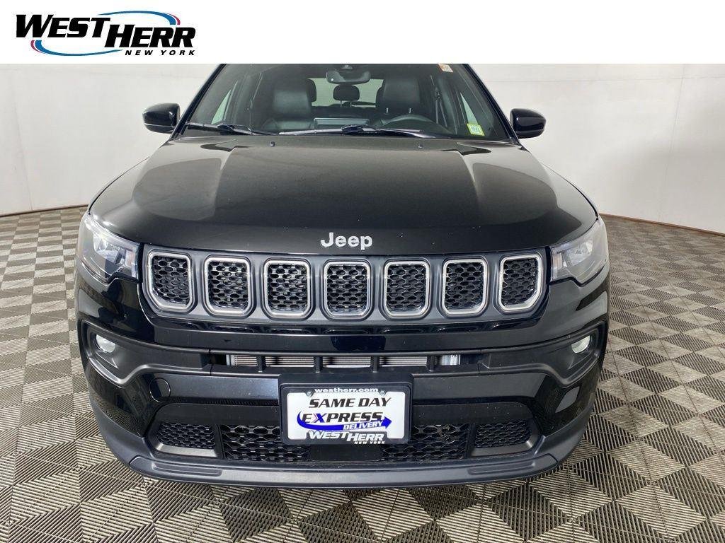 Certified Used 2023 Diamond Black Crystal Pearlcoa Jeep Latitude 4x4 image 3