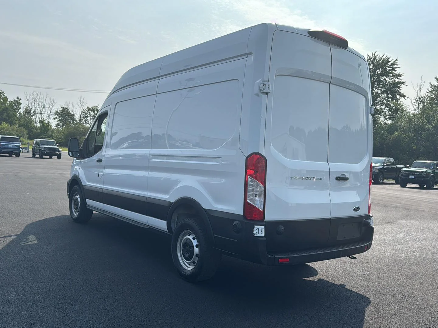 Used 2025 Oxford White Ford 250 image 3