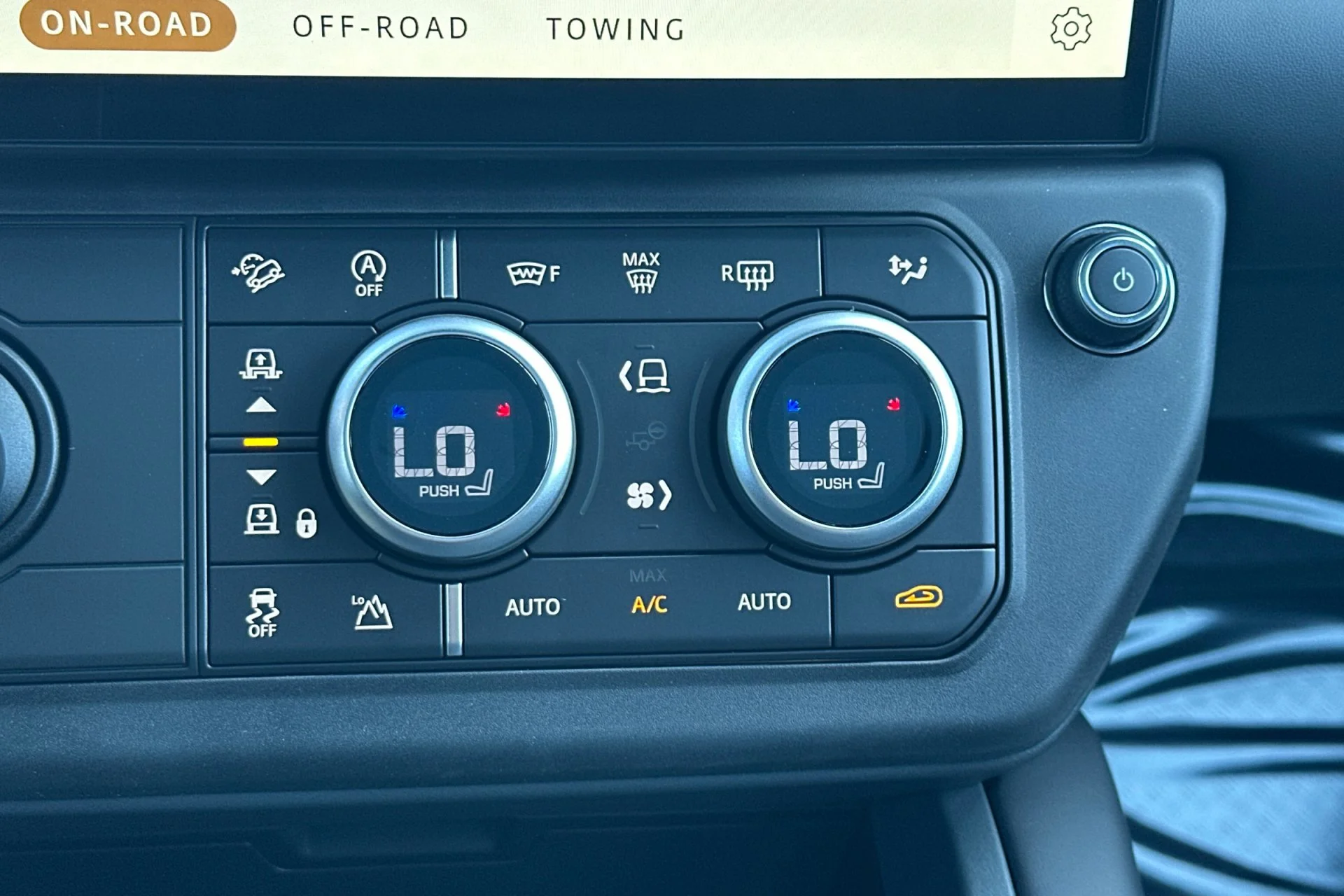 New 2026 BORASCO GREY Land Rover X-Dynamic SE image 23