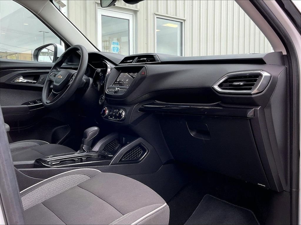 Used 2023 White Chevrolet LT image 14