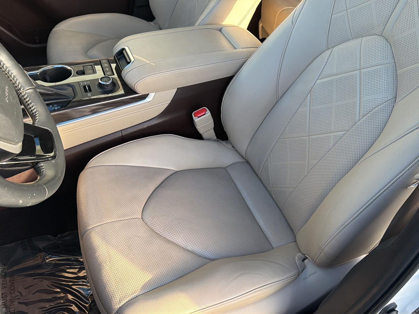 Used 2022 Wind Chill Pearl Toyota Platinum image 31