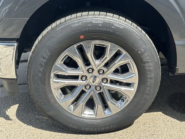 New 2026 Carbonized Gray Metallic Ford XLT image 7