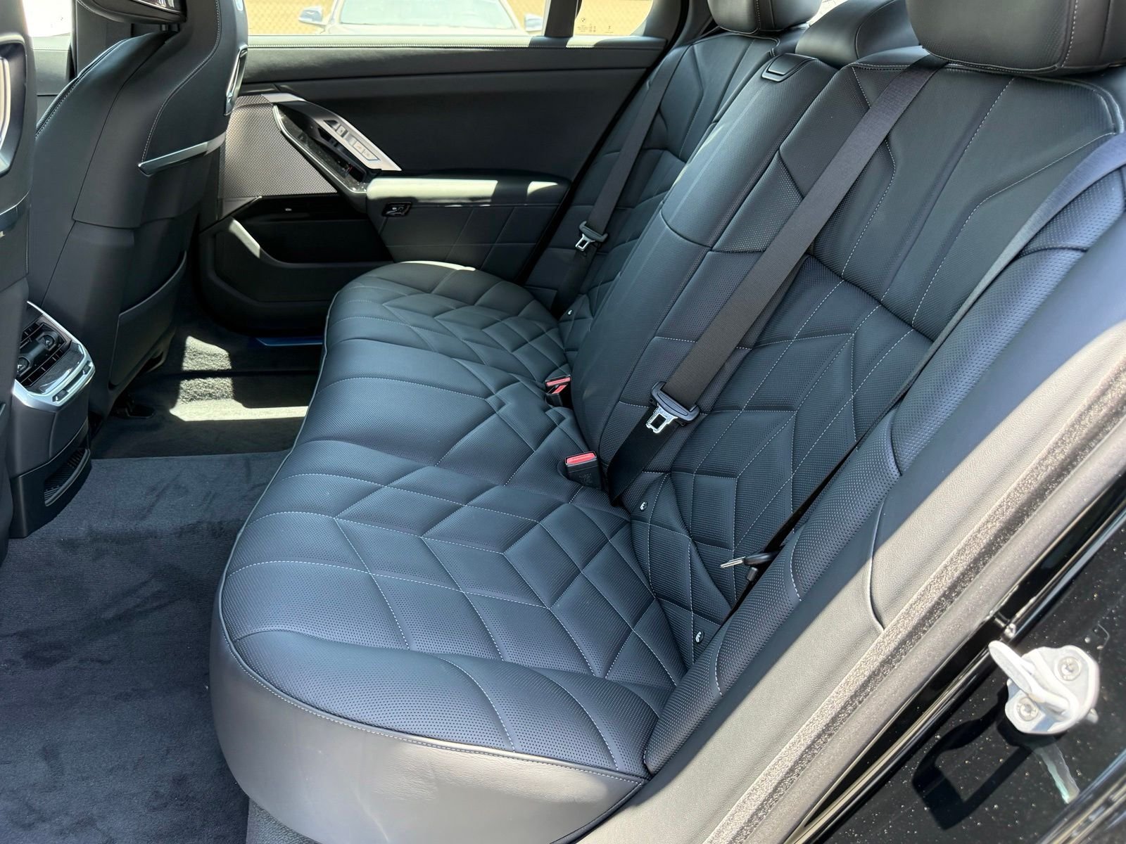 New 2026 Black Sapphire Metallic BMW 760i xDrive image 25