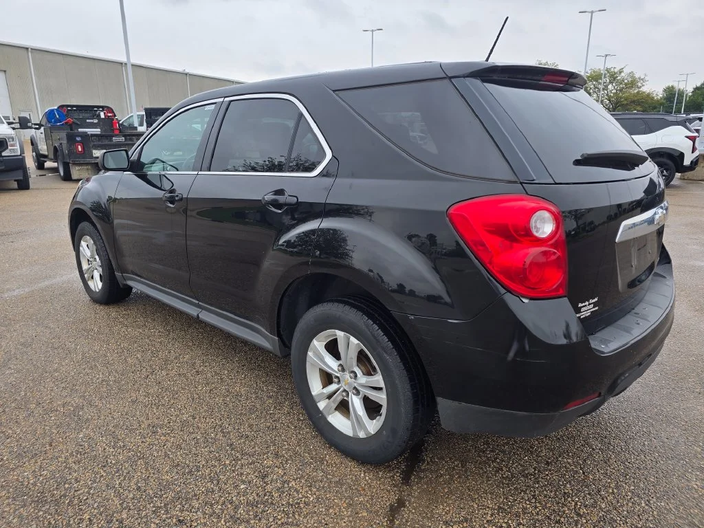 Used 2015 Black Chevrolet LS image 5