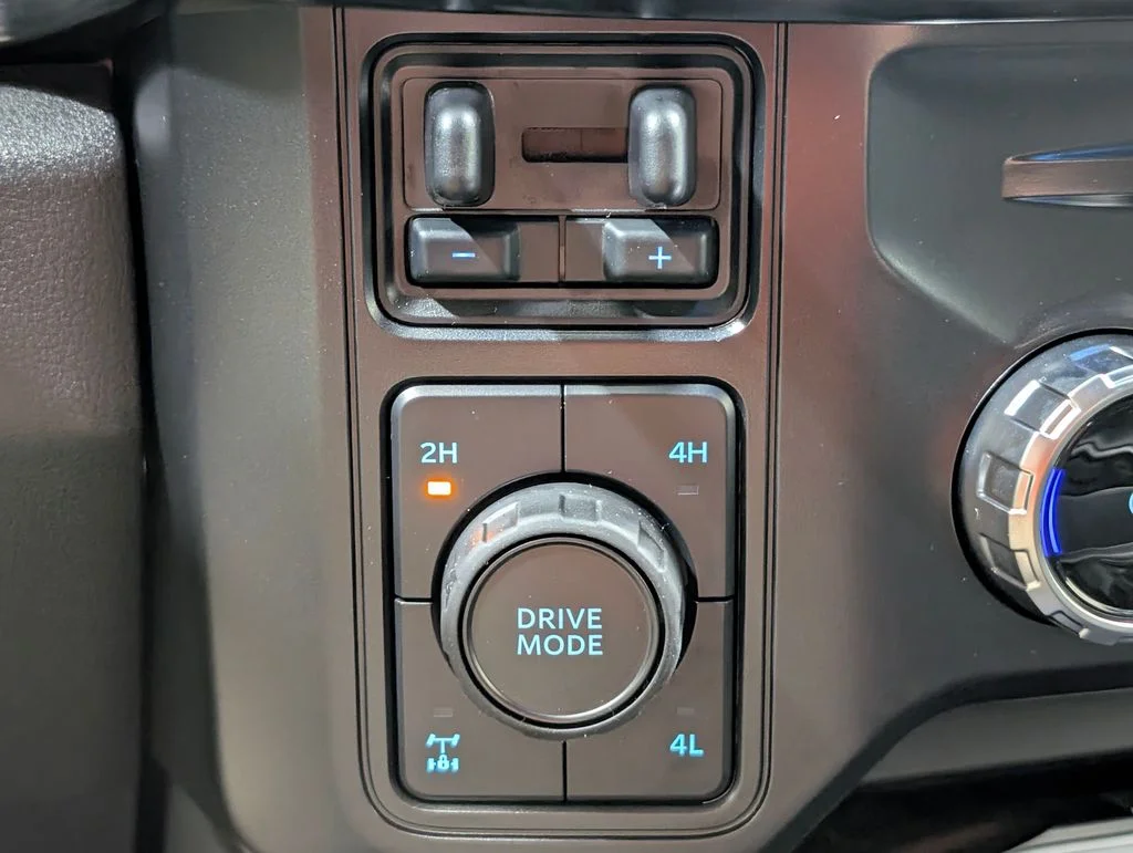 New 2026 Carbonized Gray Metallic Ford F-250® Lariat® image 7