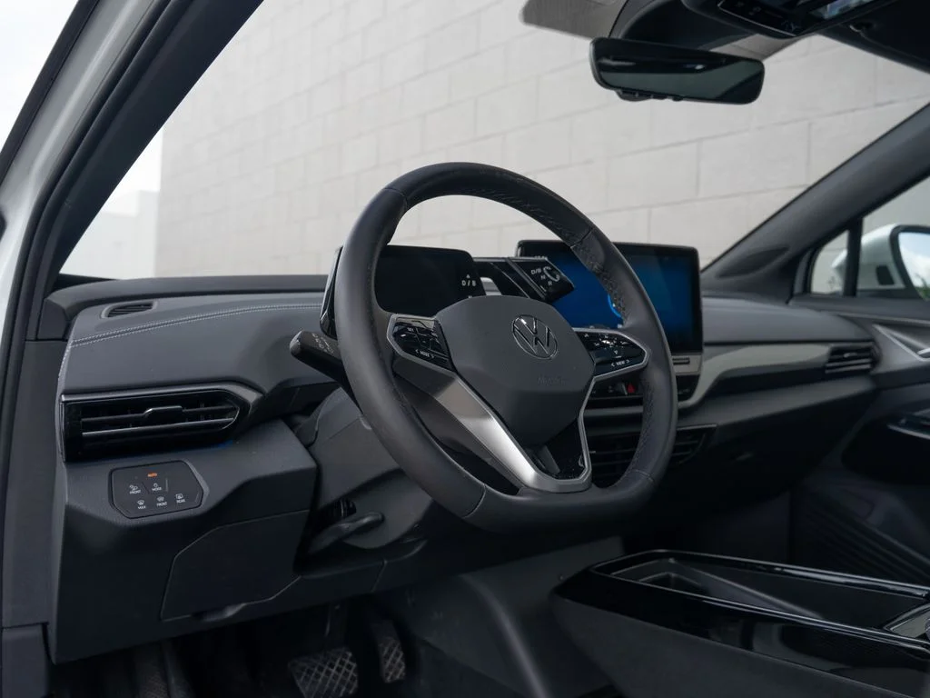 Used 2023 White Volkswagen Pro S image 4