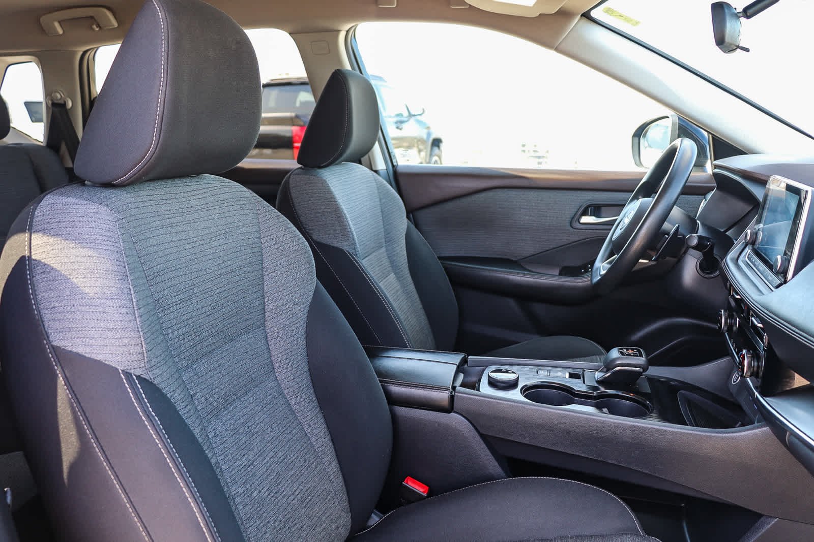 Used 2022 Super Black Nissan SV image 16