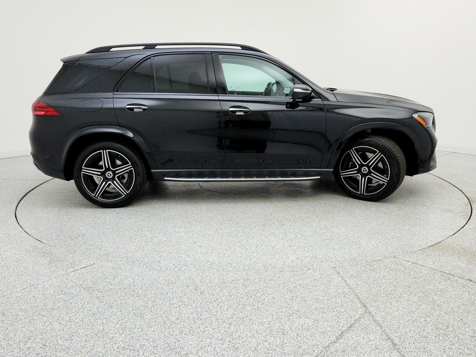 New 2026 Black Mercedes-Benz GLE 450 4MATIC® SUV image 4
