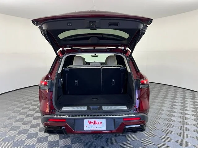 Used 2023 Red INFINITI LUXE image 38
