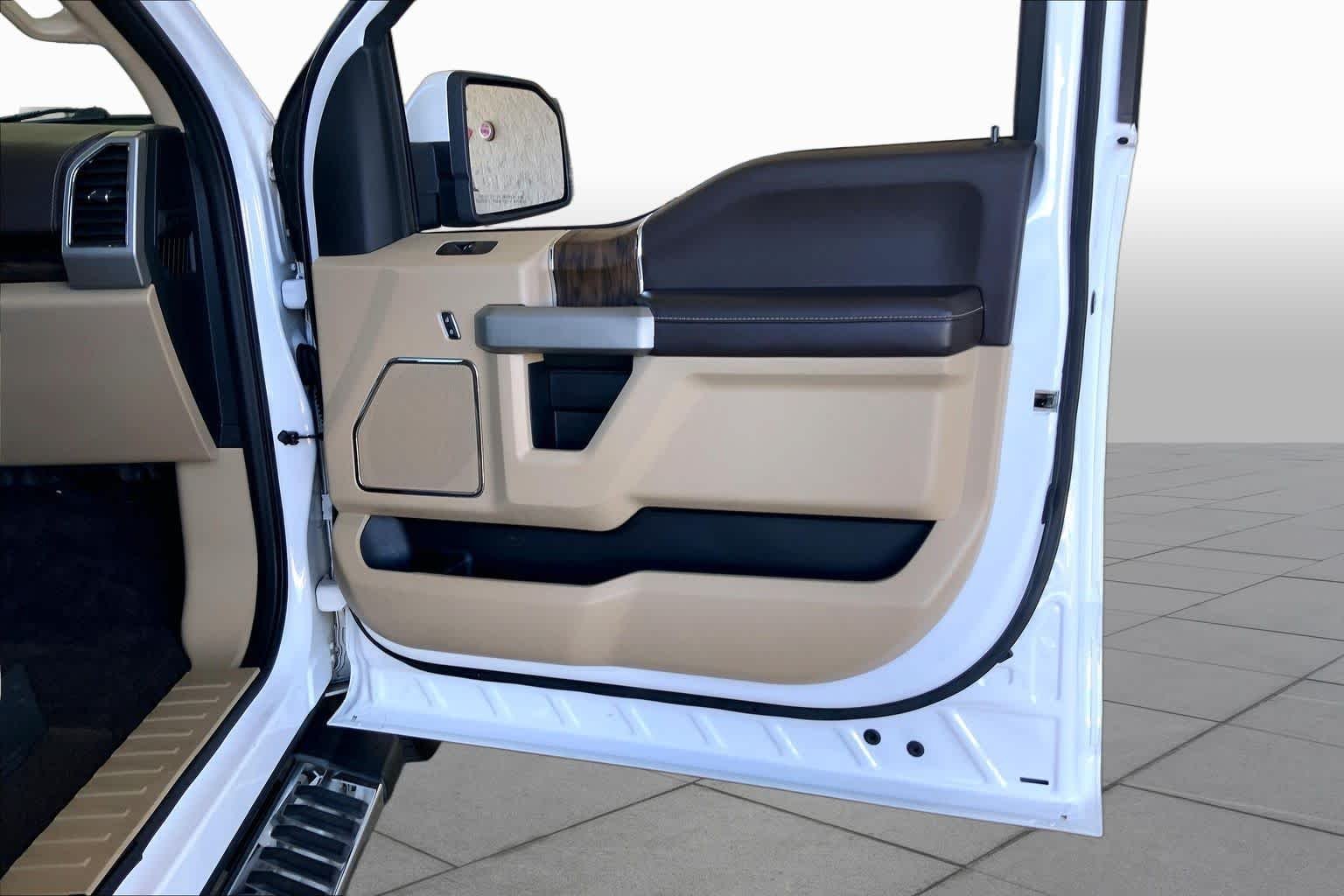 Used 2020 Oxford White Ford LARIAT image 22