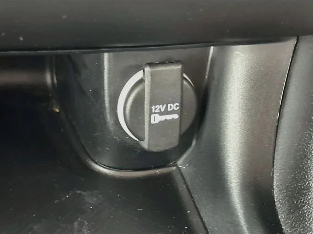 Used 2019 White Dodge SXT image 18