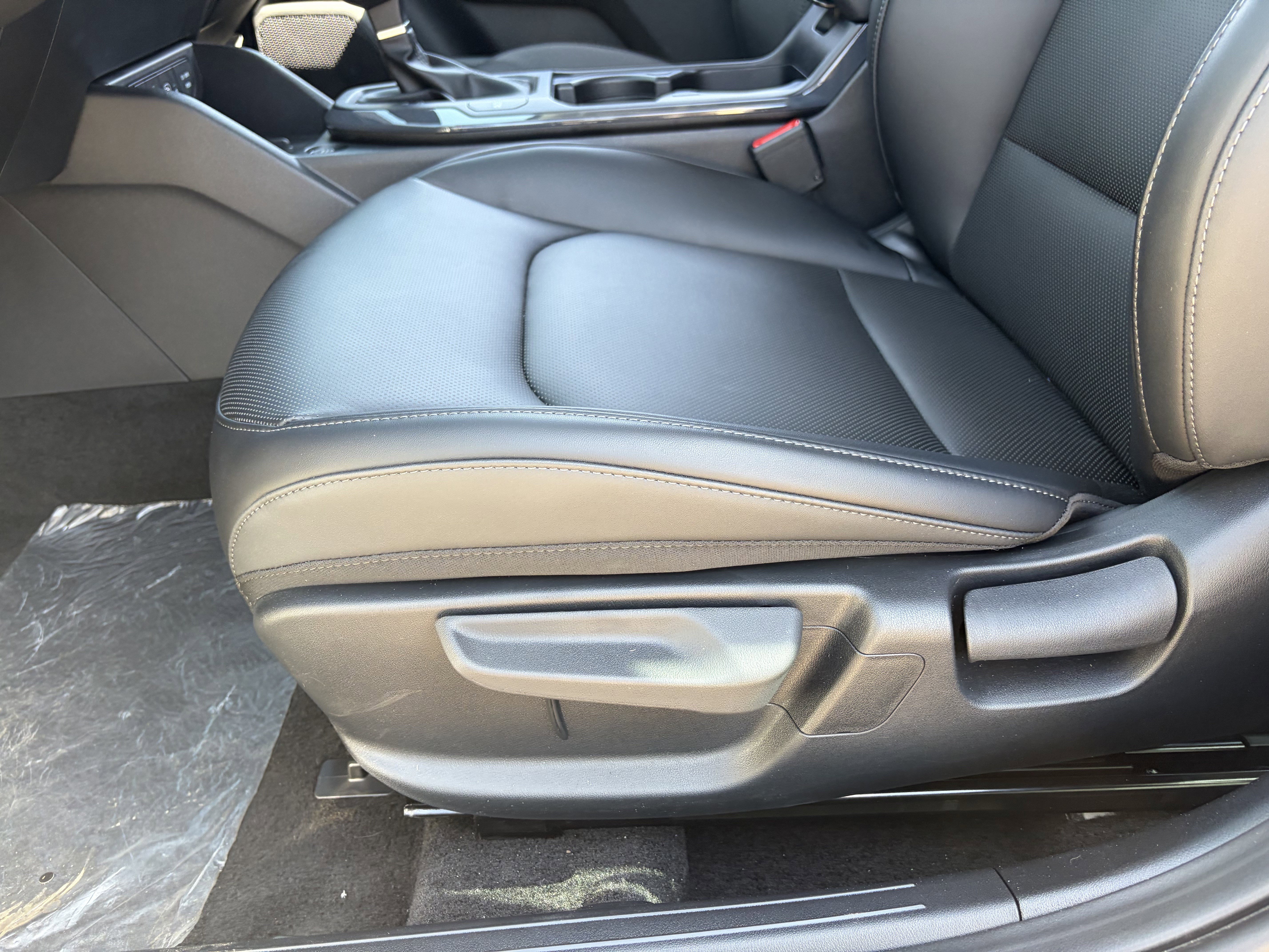 New 2026 Snow White Pearl Kia EX image 19