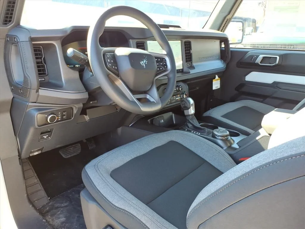 New 2025 Oxford White Ford Base image 10
