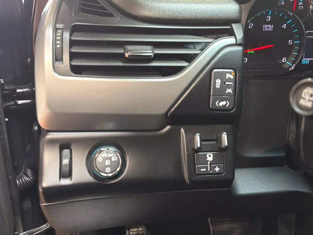 Used 2018 Black Chevrolet LT image 31