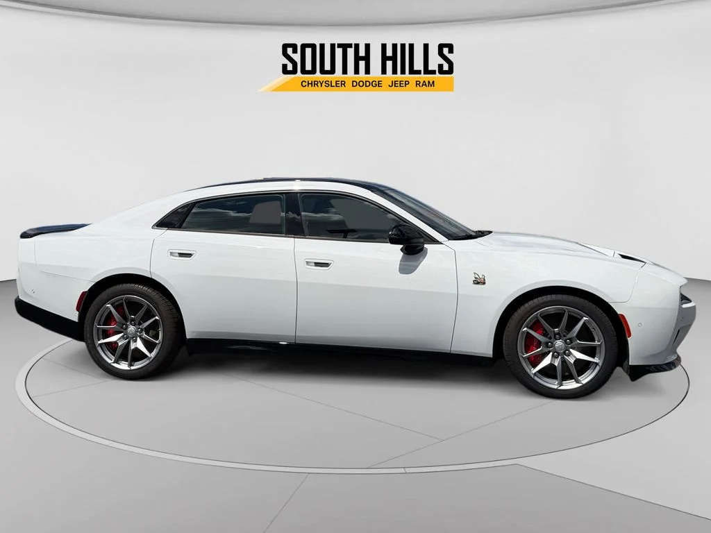 2026 Dodge Charger Daytona Scat Pack - Photo 6