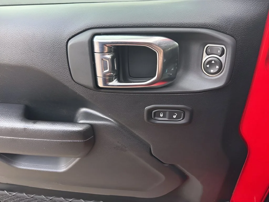 Used 2025 Red Jeep Sport S image 15