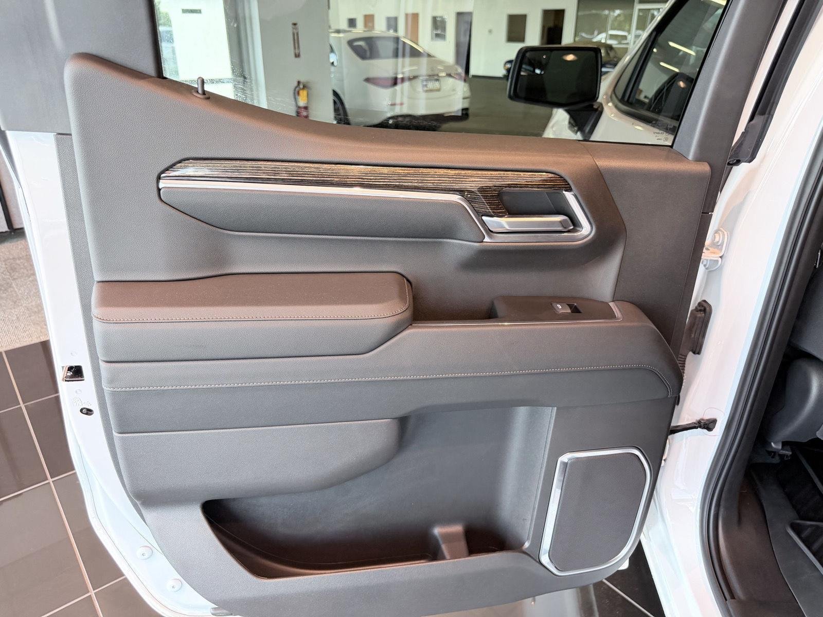 Used 2023 Summit White GMC Elevation image 22