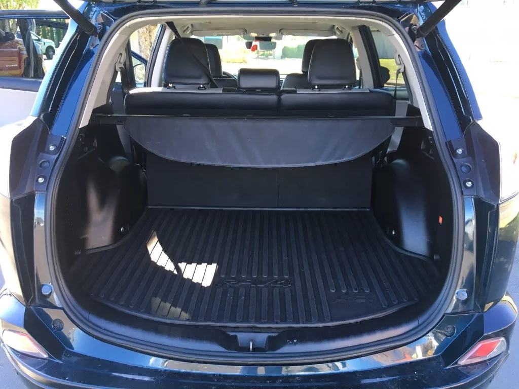 Used 2017 Blue Toyota Platinum image 33