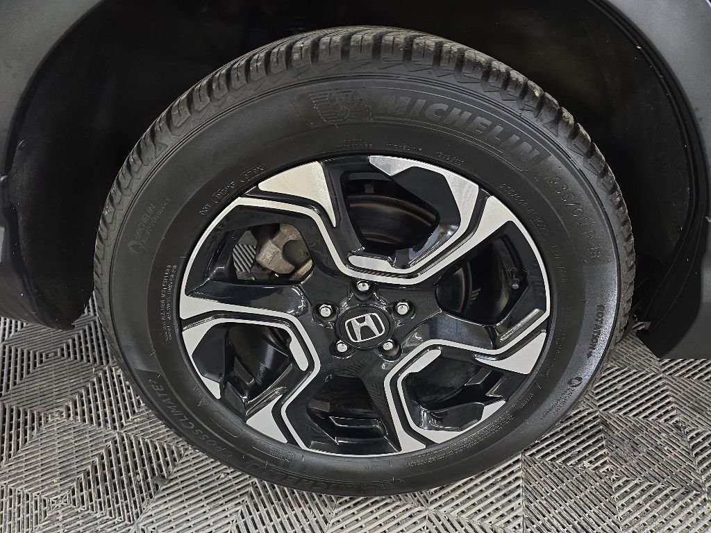 Used 2018 Crystal Black Pearl Honda Touring image 14