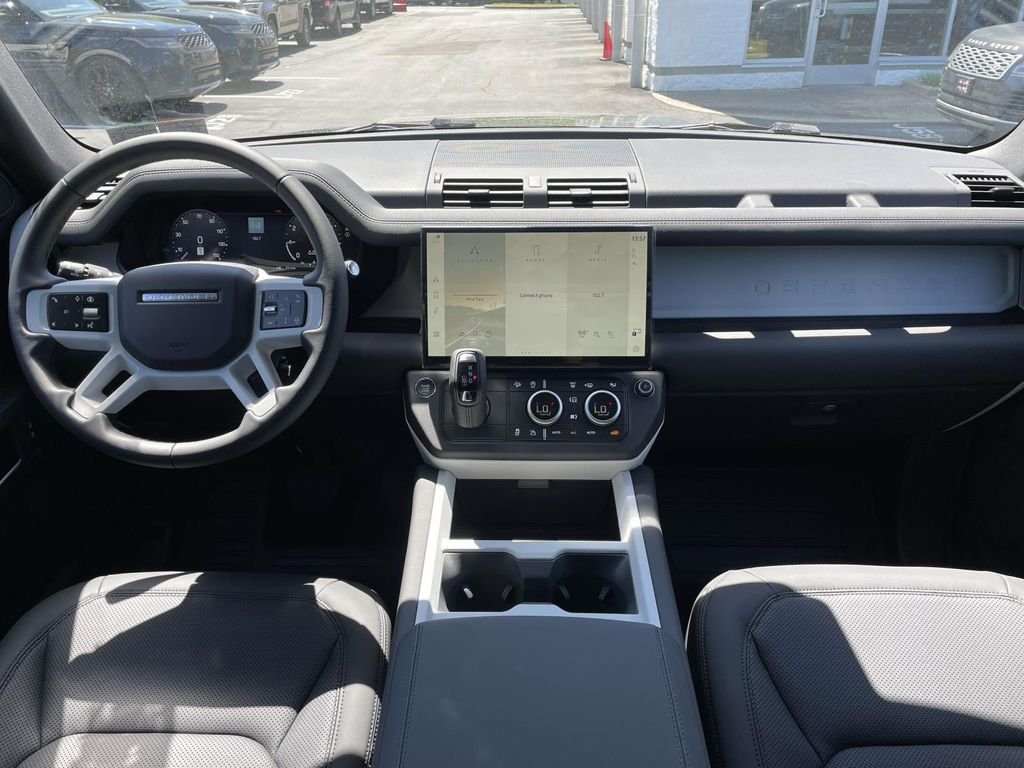 New 2026 Woolstone Green Land Rover S image 22