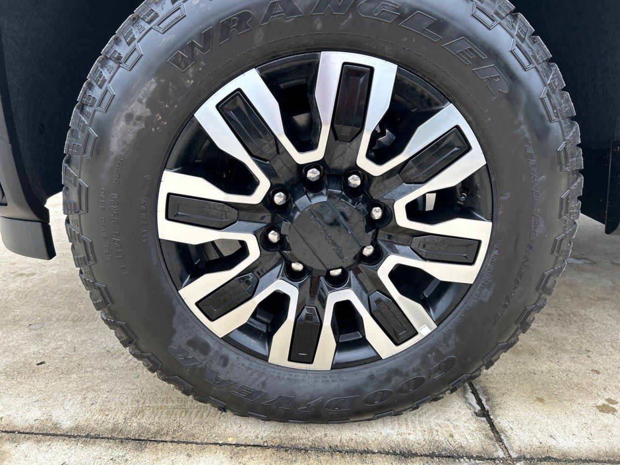 New 2026 Glacier White Tricoat GMC Denali Ultimate image 10