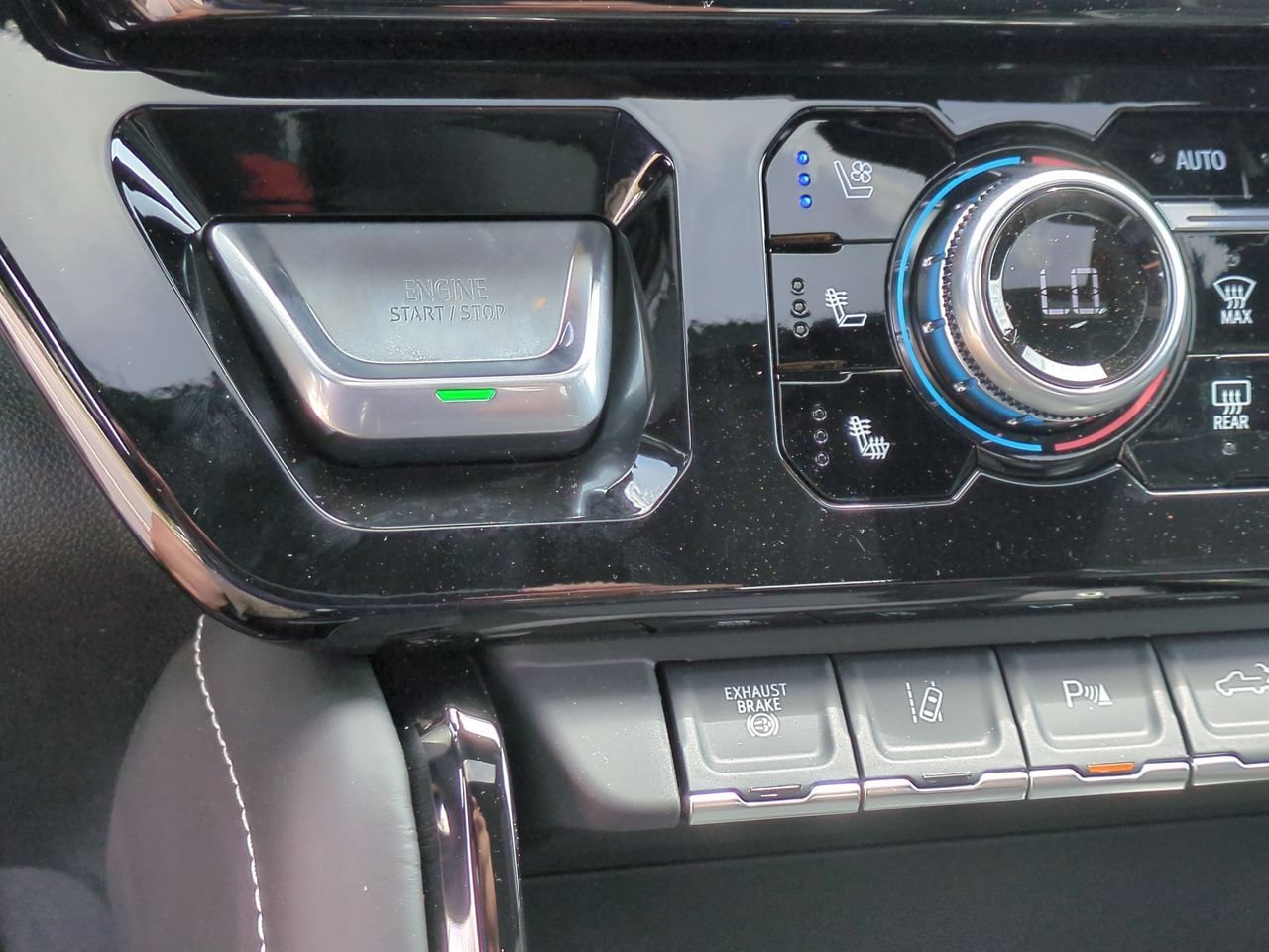 New 2026 Onyx Black GMC AT4X image 17