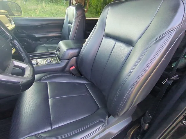 Used 2023 Black Ford XLT image 27