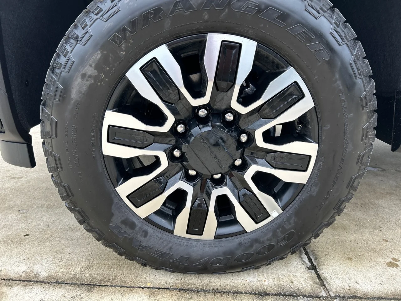 New 2026 Glacier White Tricoat GMC Denali Ultimate image 10