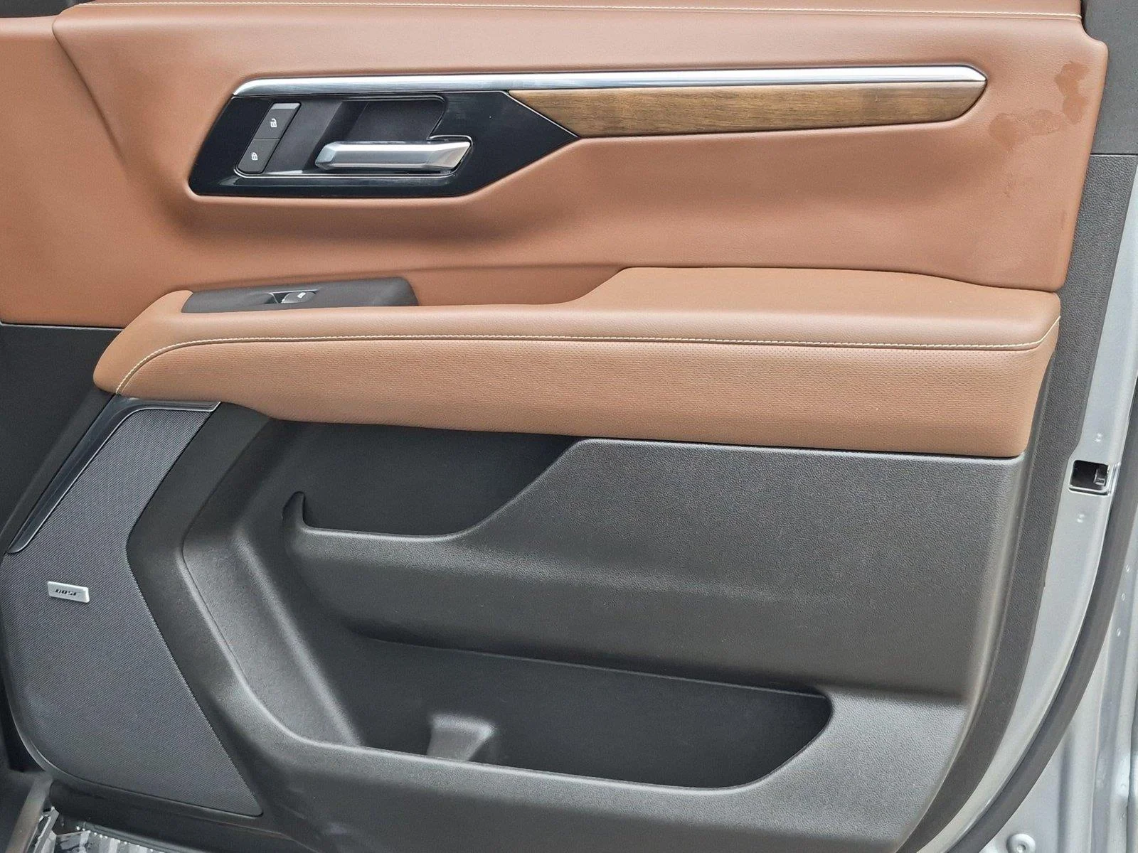 Used 2025 Sterling Gray Metallic Chevrolet High Country image 36
