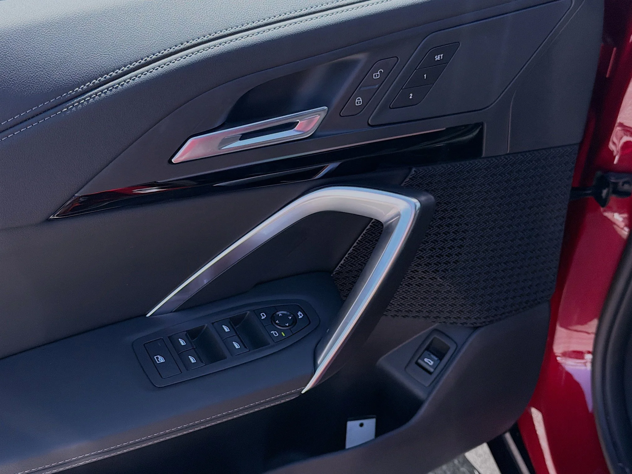 New 2026 Vegas Red Metallic BMW xDrive28i image 22