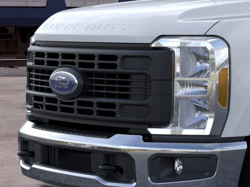New 2026 Oxford White Ford XL image 16