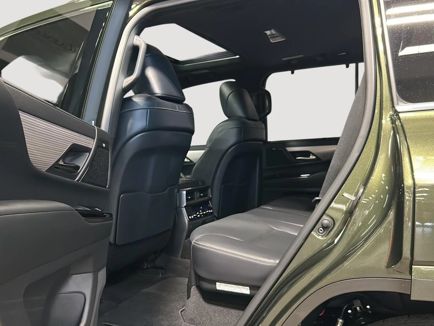 New 2026 Nori Green Pearl Lexus LX 700h F SPORT Handling image 27