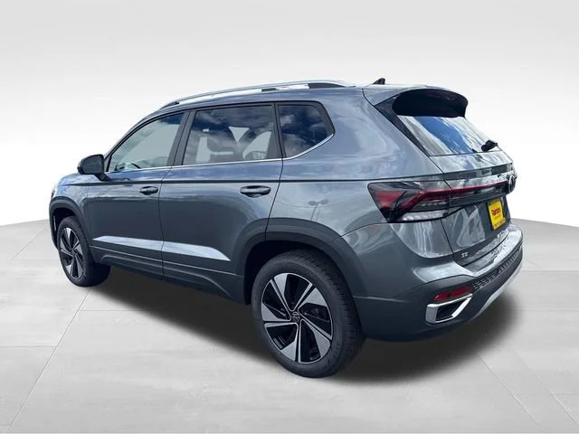 New 2026 Platinum Gray Metallic Volkswagen SE image 5