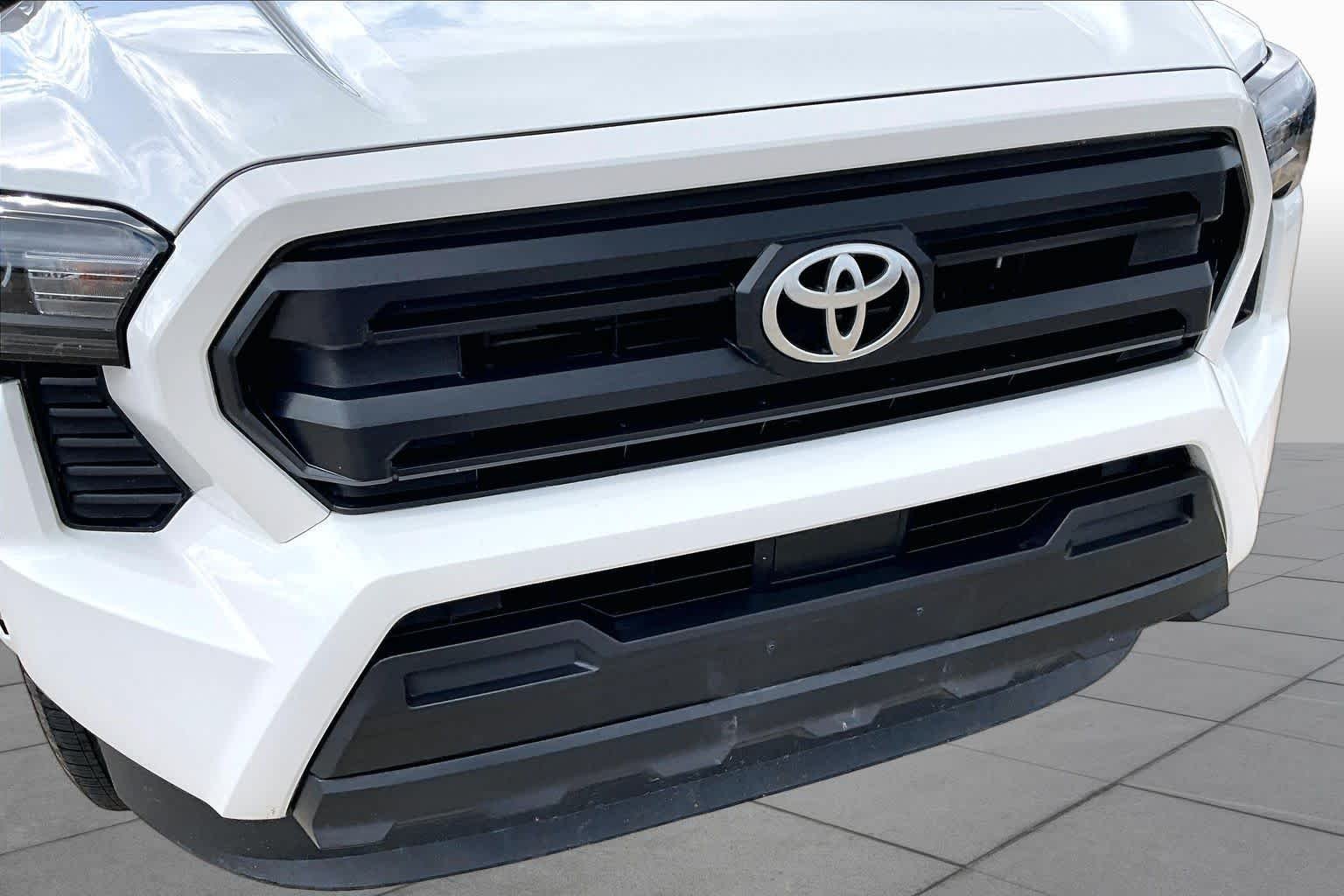 Used 2025 Ice Cap Toyota SR image 29